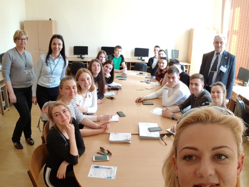 Vidbulas zustrich z vypusknykamy Universytetskoho koledzhu Kyivskoho universytetu imeni Borysa Hrinchenka1